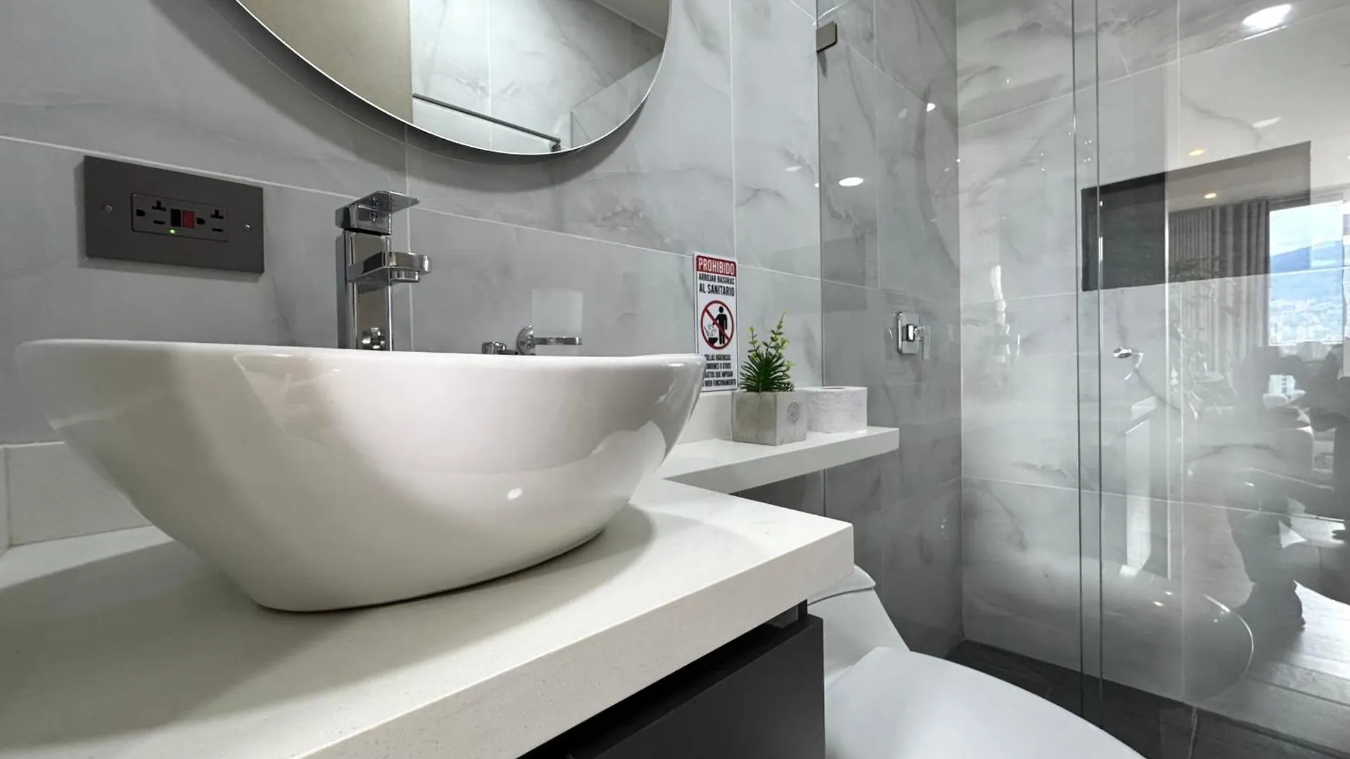 Torre Zurich Luxury Apartman Medellín